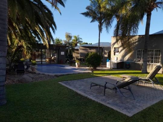 Bush Pillow pensión Otjiwarongo Exterior foto