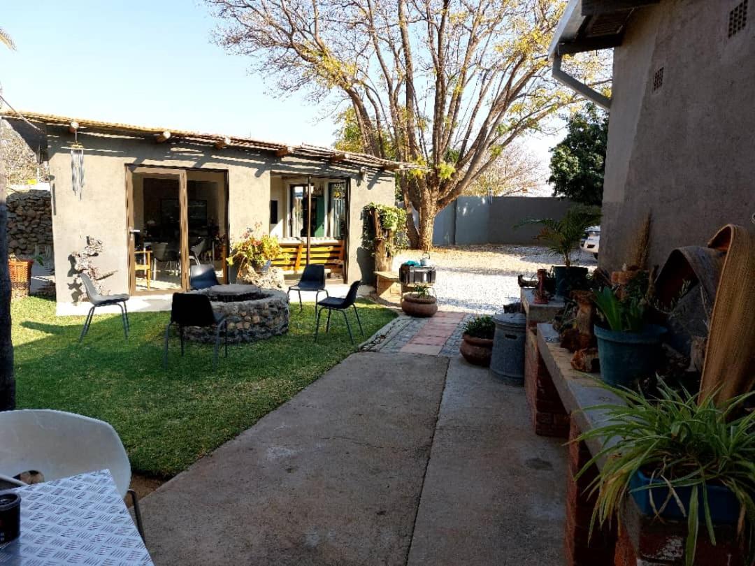 Bush Pillow pensión Otjiwarongo Exterior foto