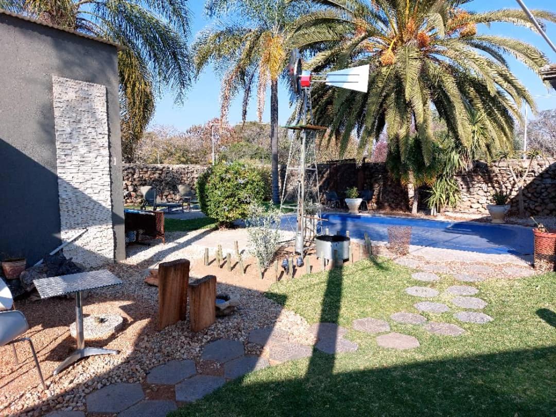Bush Pillow pensión Otjiwarongo Exterior foto